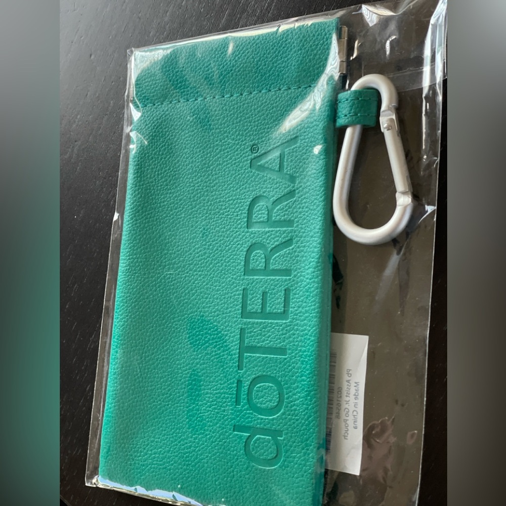 Travel Case / Eye Glass Case — DoTERRA - Picture 10 of 10